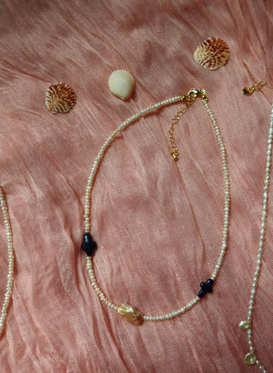 Tri-cross Pearl Choker